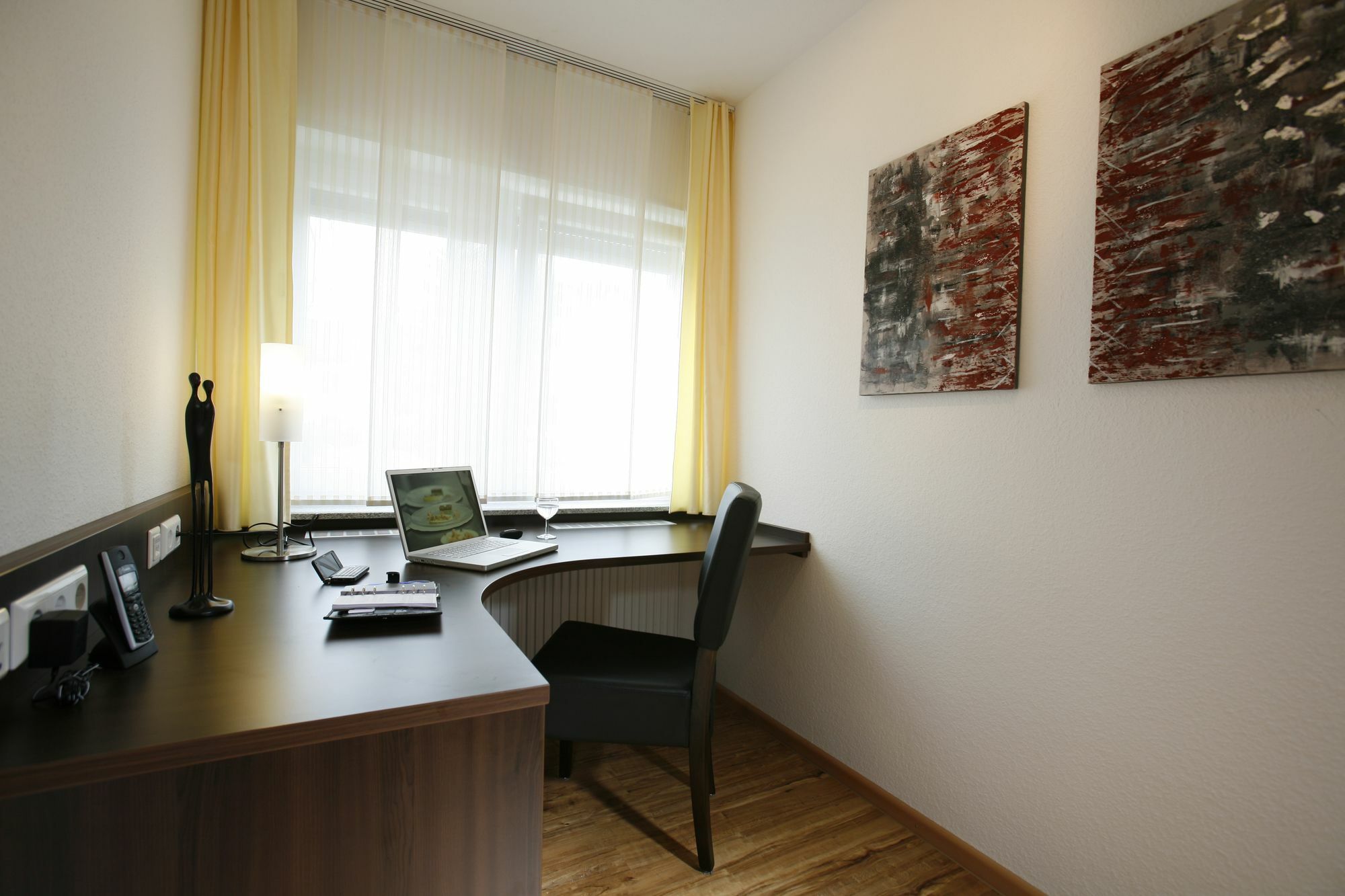 Serviced Apartments Kurpfalzhof Oftersheim Buitenkant foto