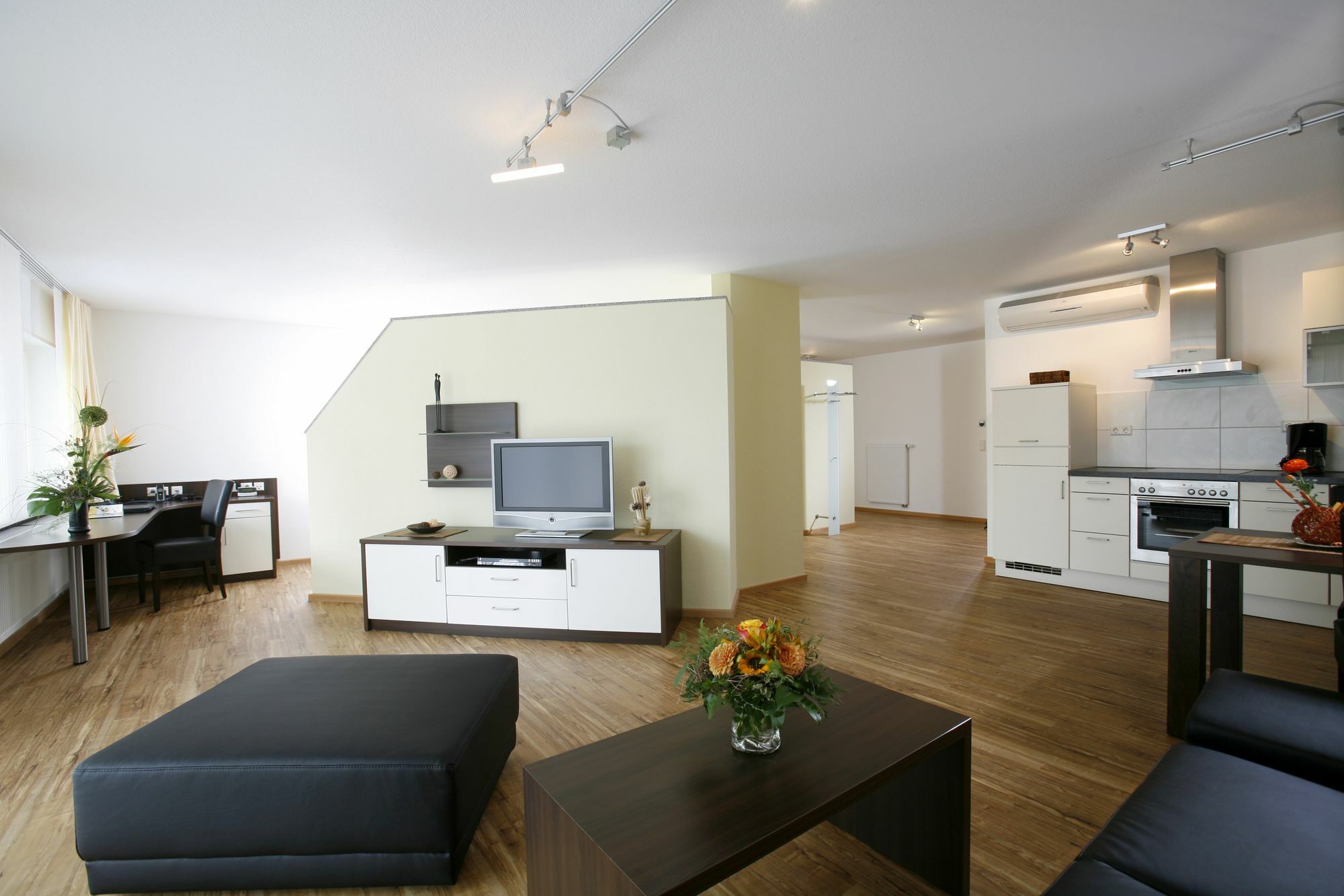 Serviced Apartments Kurpfalzhof Oftersheim Buitenkant foto
